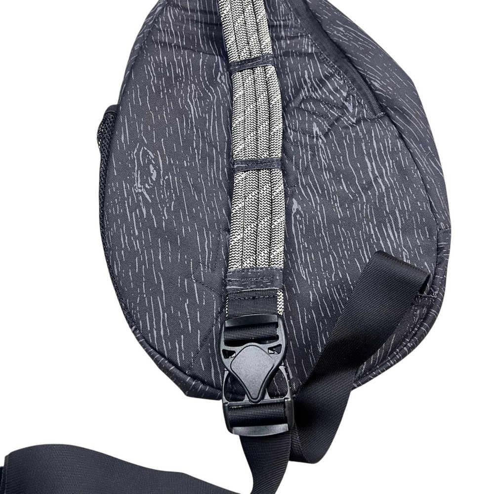 KAVU Rope Bag Sling Backpack Black Woodgrain Print Polyester Crossbody Bag - Picture 3 of 7